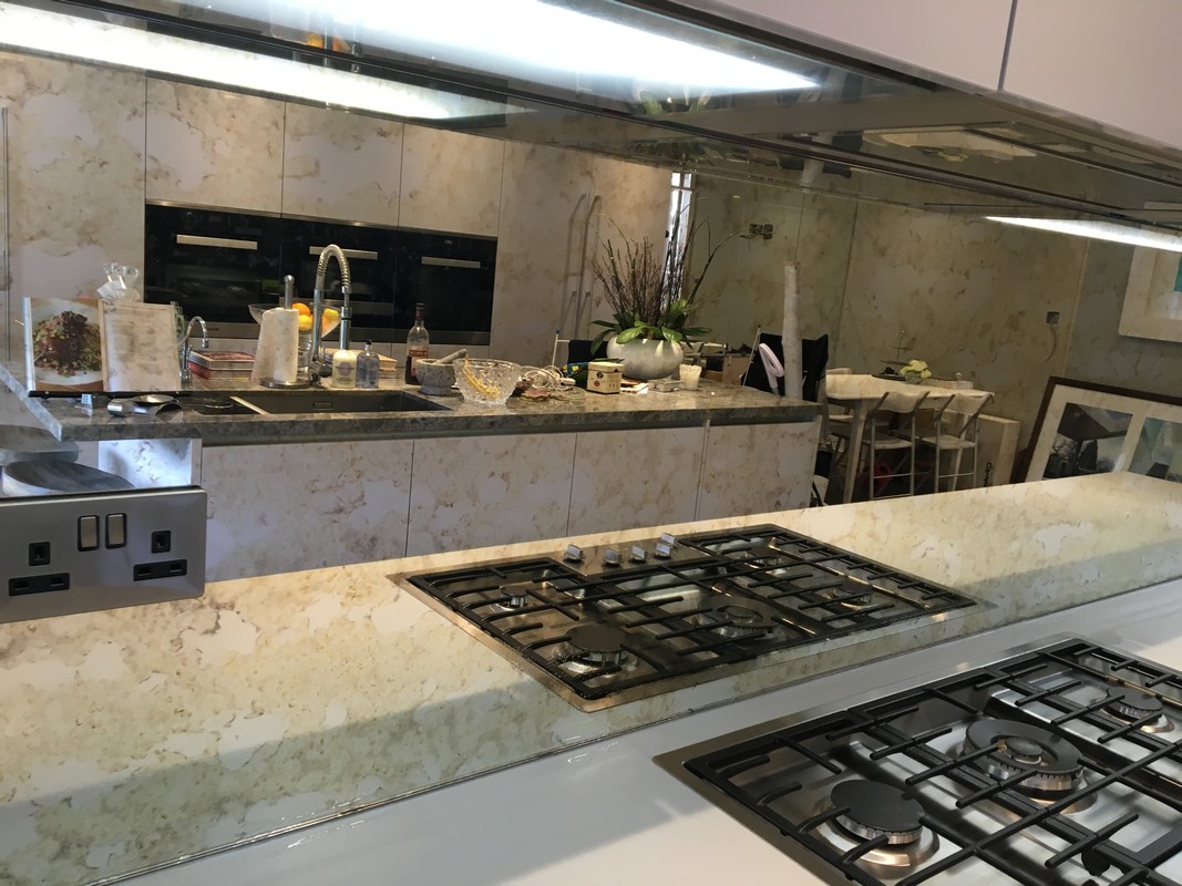 Mirror glass splashback in Parson's Green luxury kitchen